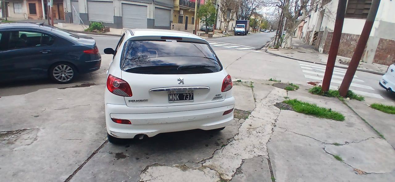 207 modelo 2013 - 100 mil km de fabrica. - Imagen 3