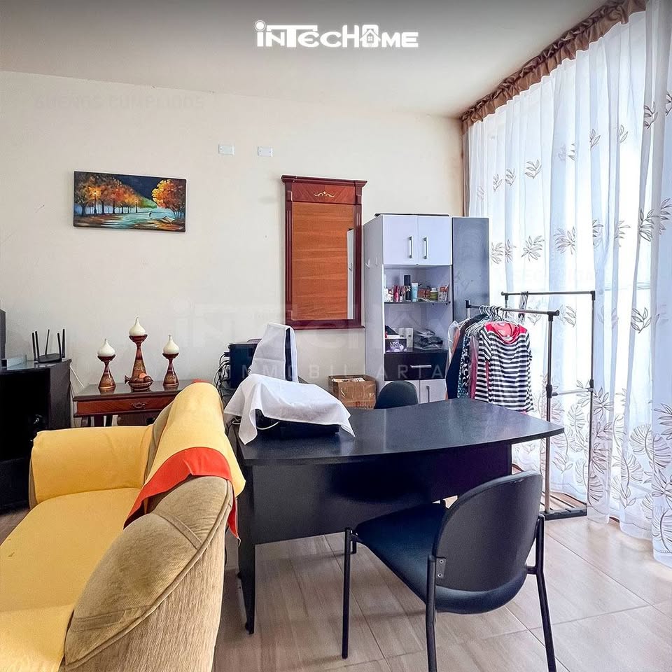 De Venta Casa Independiente Esquinera en el parque Céntrica en Ibarra!