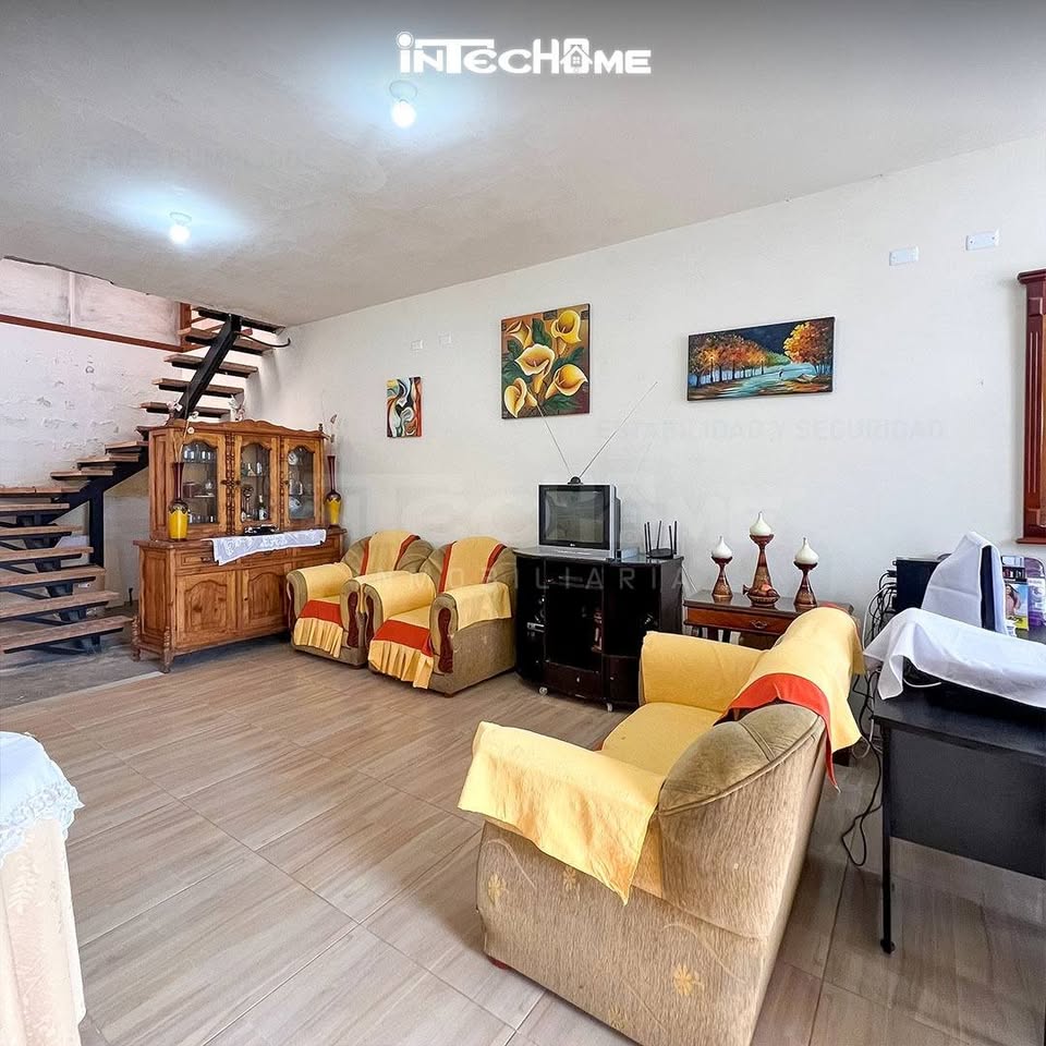 De Venta Casa Independiente Esquinera en el parque Céntrica en Ibarra! - Imagen 3