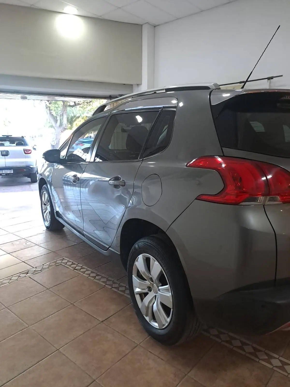PEUGEOT 2008 2017 AUTOMÁTICA FULL - Imagen 2